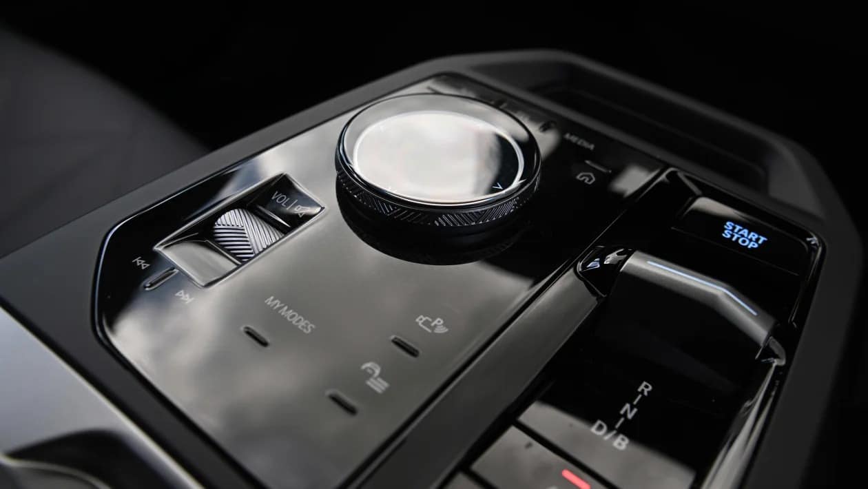 BMW iX: Το ηλεκτρικό SUV που επαναπροσδιορίζει την πολυτέλεια, την άνεση και την αυτονομία