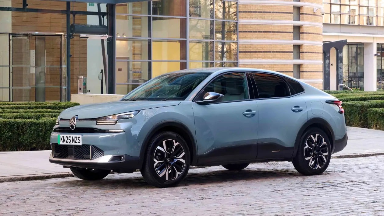 Citroën e-C4 X: Το άνετο ηλεκτρικό σεντάν με έως 420 km αυτονομία