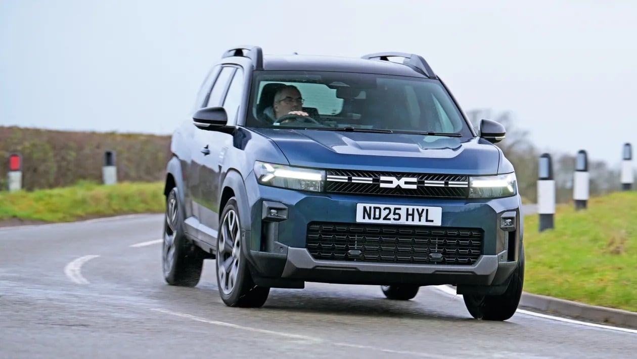 Dacia Bigster vs Citroen C5 Aircross: Ποιο SUV τα καταφέρνει καλύτερα;