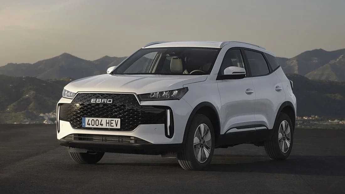 Η EBRO περνά στην πρίζα: Τα πρώτα ηλεκτρικά SUV έρχονται από τη Βαρκελώνη