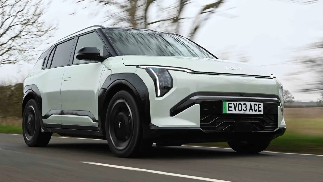 Ποια νοικοκυριά επιλέγουν ηλεκτρικά και ποια PHEV αυτοκίνητα;