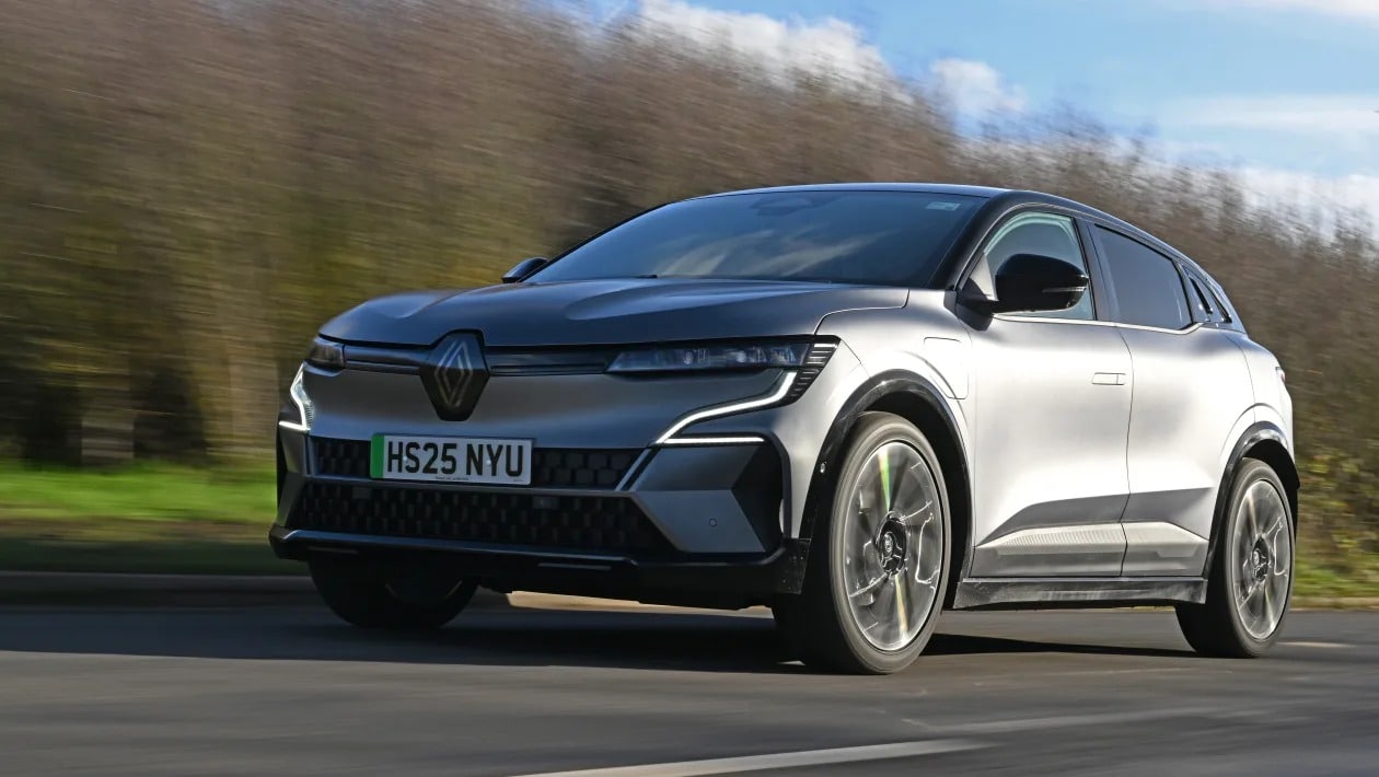 Kia EV4 vs Renault Megane E-Tech: Ποιο ηλεκτρικό hatchback είναι καλύτερο;