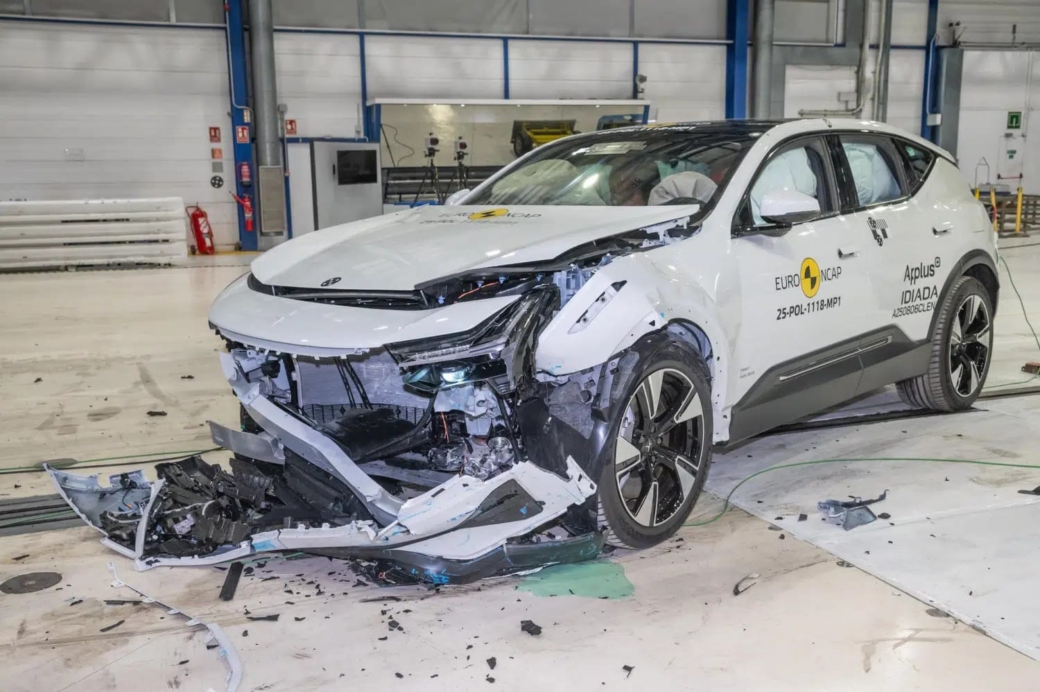 Είναι όντως ασφαλέστερα τα ηλεκτρικά αυτοκίνητα; Ιδού η απάντηση