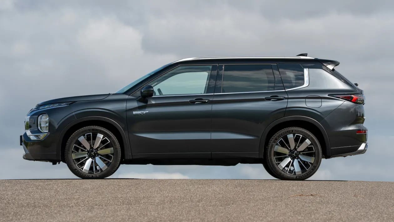 Η Mitsubishi αντεπιτίθεται: Το νέο Outlander δείχνει πώς πρέπει να είναι ένα PHEV- SUV