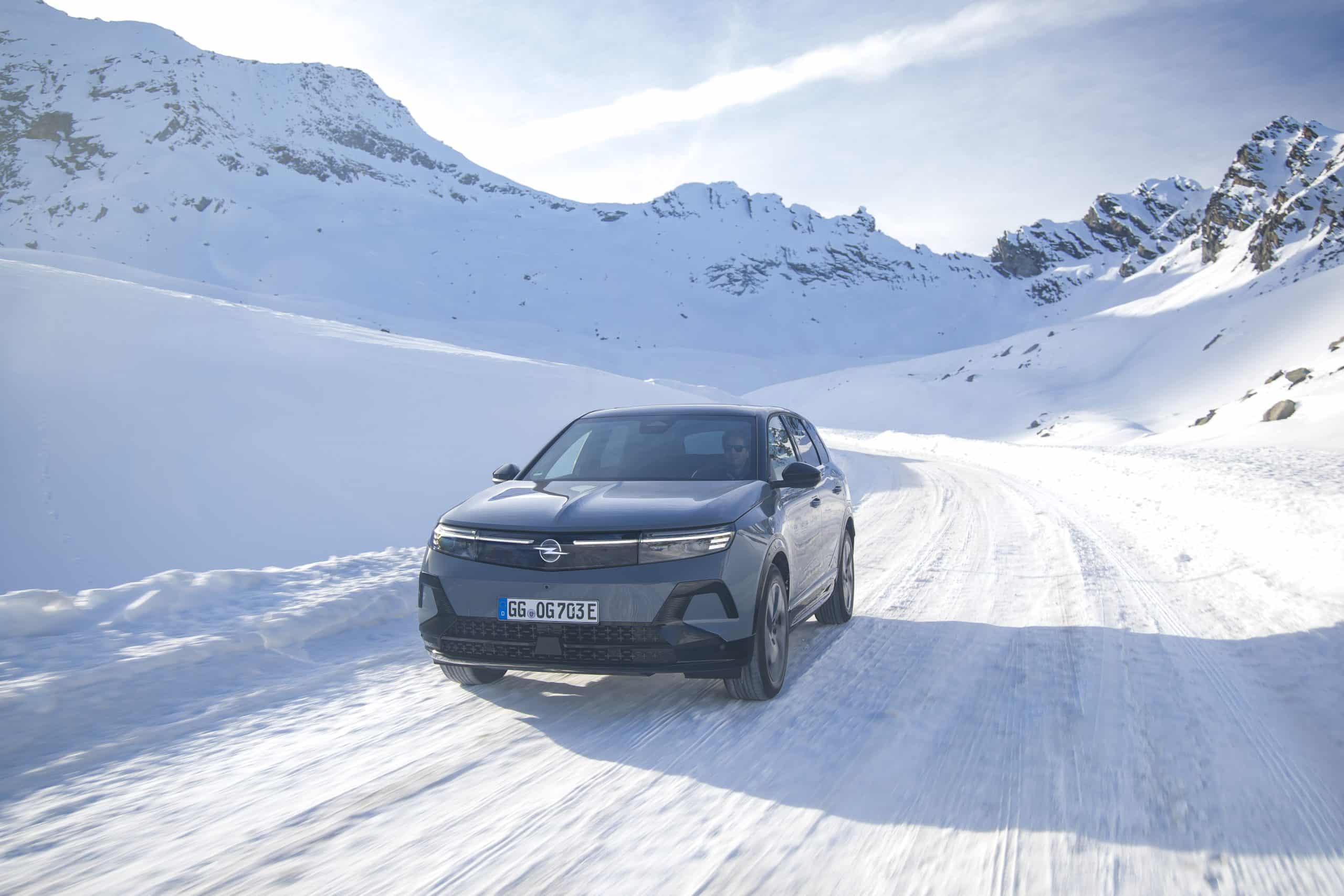 Νέο Opel Grandland Electric AWD: Οδηγική απόλαυση - Δείτε πόσο κάνει