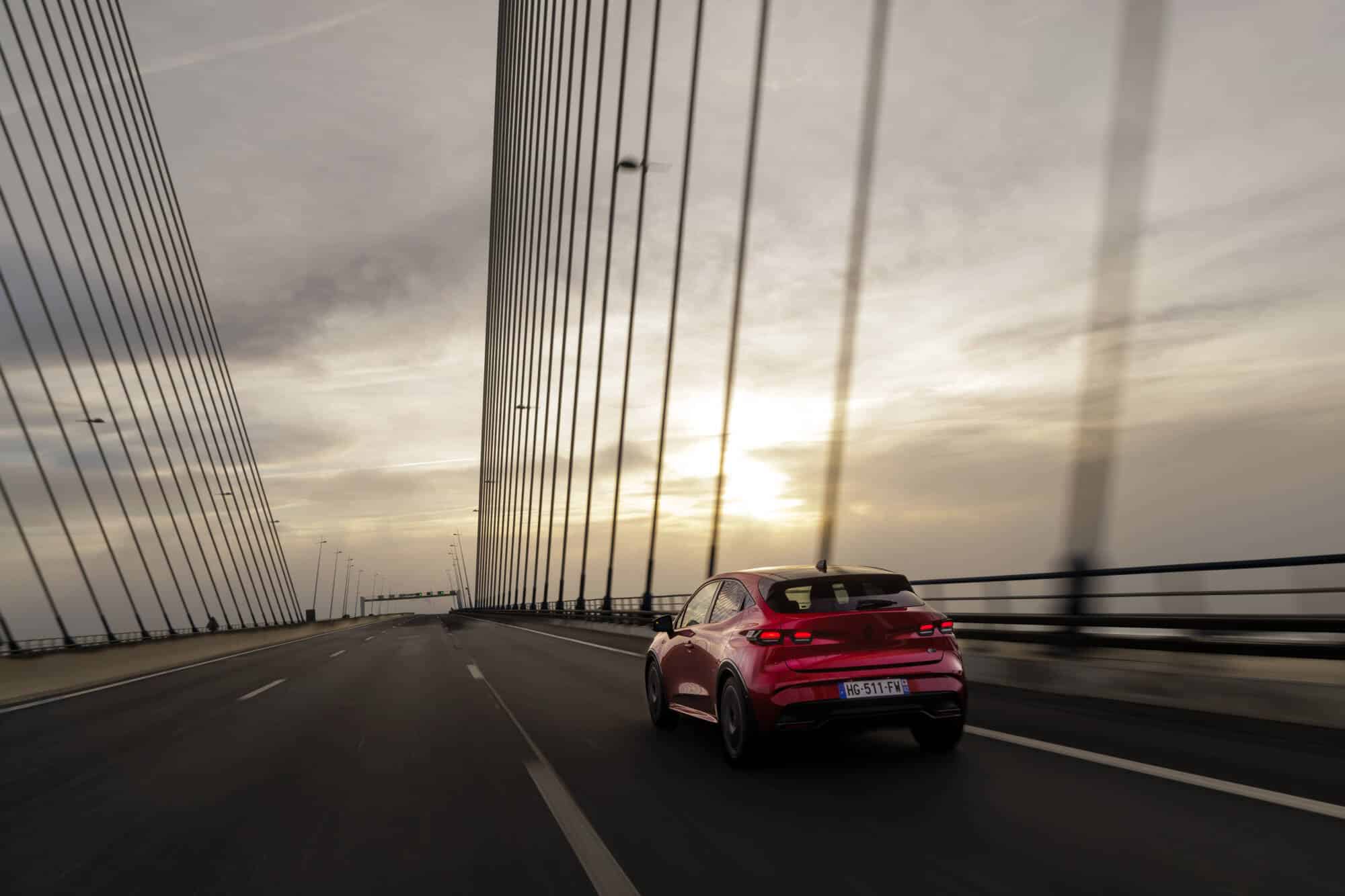 Η νέα 6η γενιά του Renault Clio στην Ελλάδα από €20.900 - Δείτε εκδόσεις και τιμές