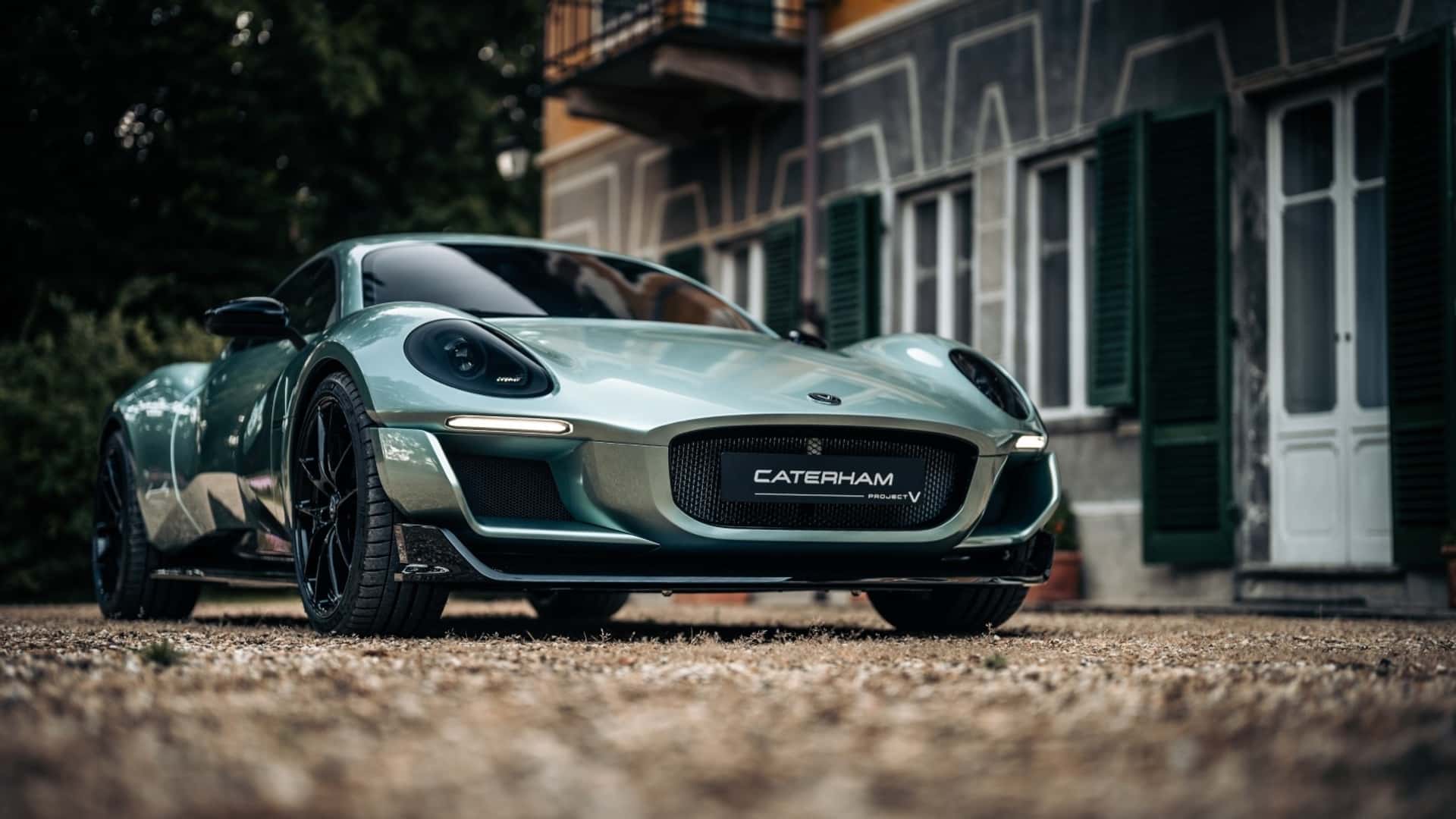 Η «μικρή» Caterham κάνει αυτό που δεν έκανε η Tesla