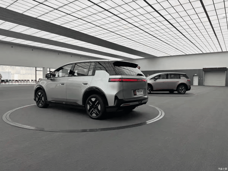 Αποκαλύφθηκαν τα σκίτσα σχεδίασης του GAC Aion N60: Έργο του πρώην σχεδιαστή της BMW, Benoit Jacob