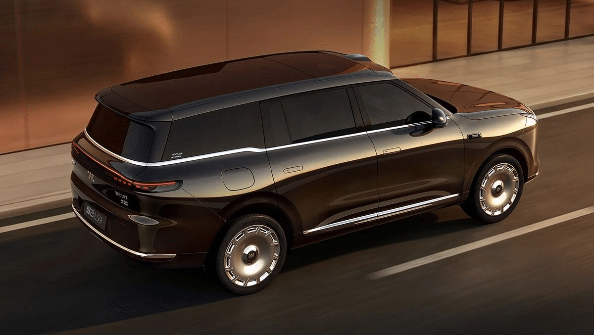 IM LS9 Hyper: Ηλεκτρονική τετραδιεύθυνση, τριπλό μοτέρ και τεχνολογία από το μέλλον