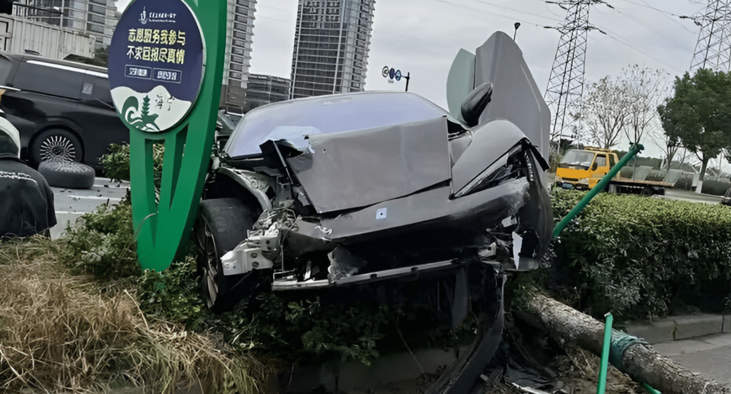 Σοκ στην Κίνα: Supercar Yangwang U9 «καρφώνεται» σε Zeekr 009 και BYD Seagull