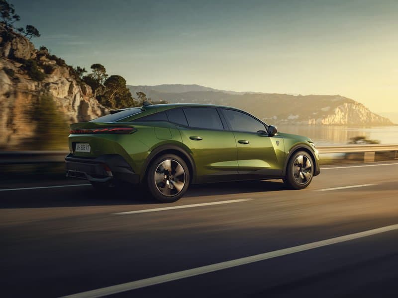 Αυτό είναι το νέο Peugeot 408 - Πότε φθάνει Ελλάδα