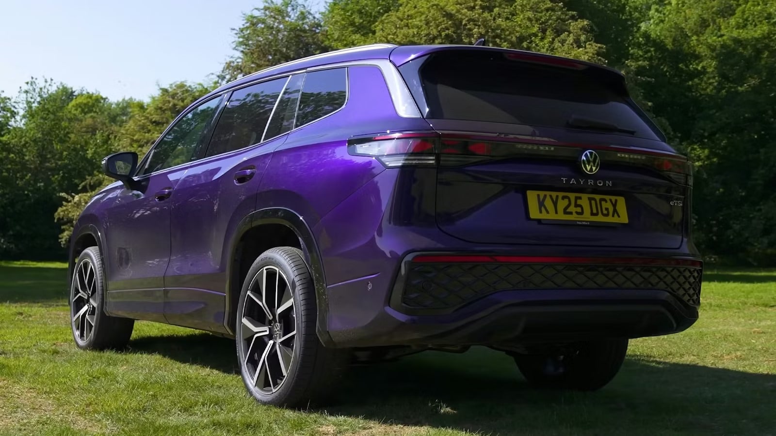 Volkswagen Tayron vs Chery Tiggo 8: Ποιο 7θέσιο SUV κερδίζει την παρτίδα;