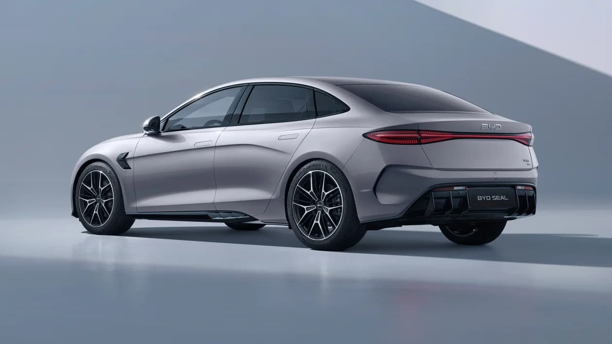BYD Seal Excellence 523 PS: Τετρακίνητο ηλεκτρικό sedan με 3,8’’ τα 0-100