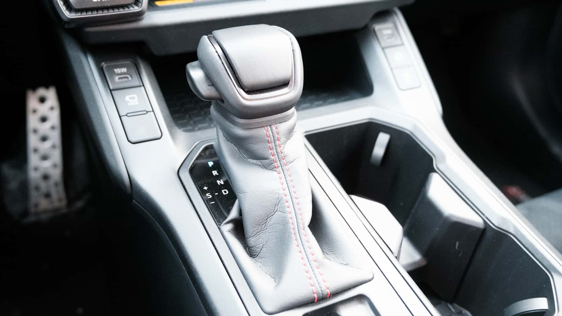 Toyota RAV4 PHEV 2026: Το υβριδικό που υπόσχεται ηλεκτρική καθημερινότητα