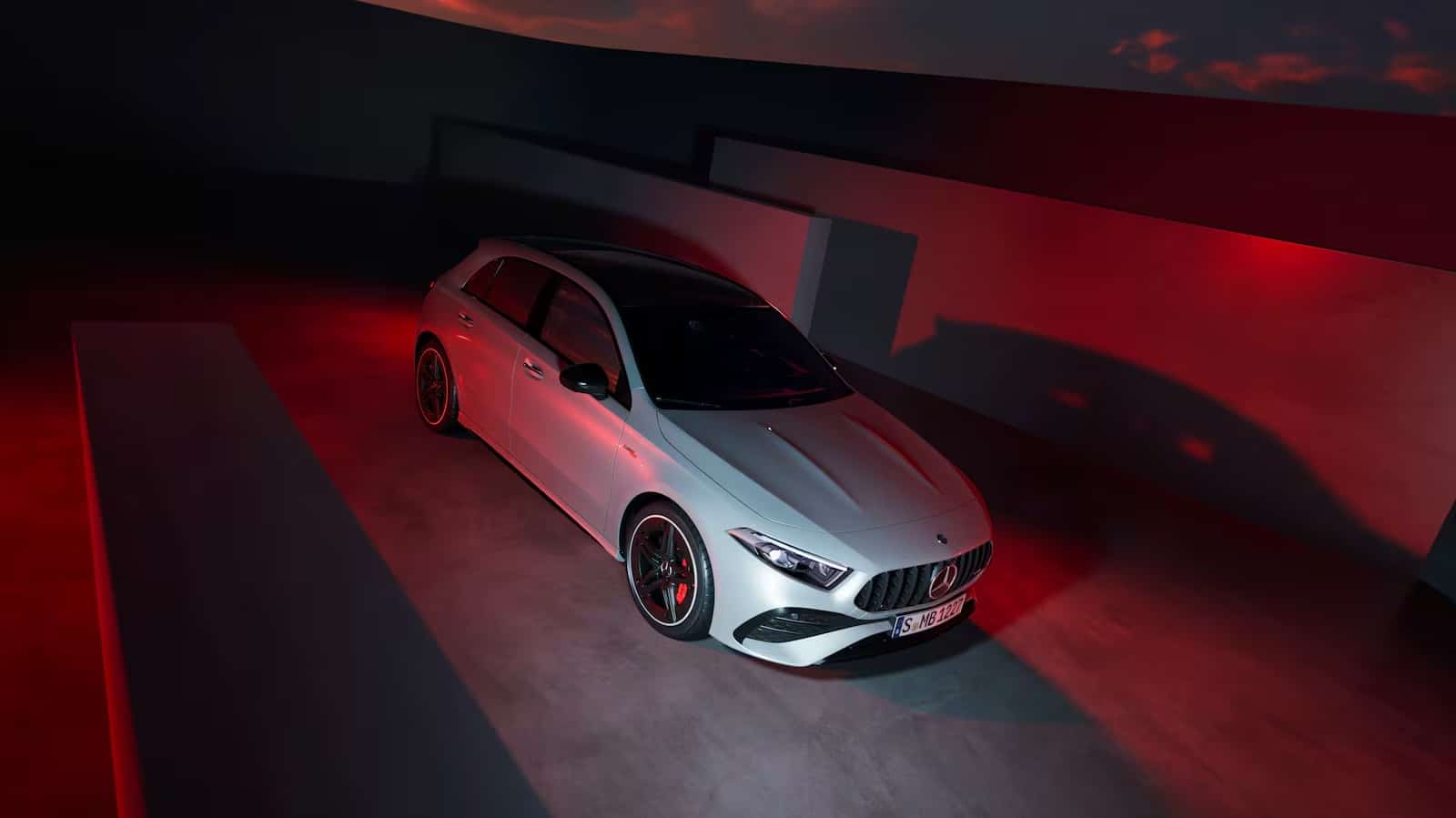 Η Mercedes A-Class επιστρέφει ως crossover το 2028