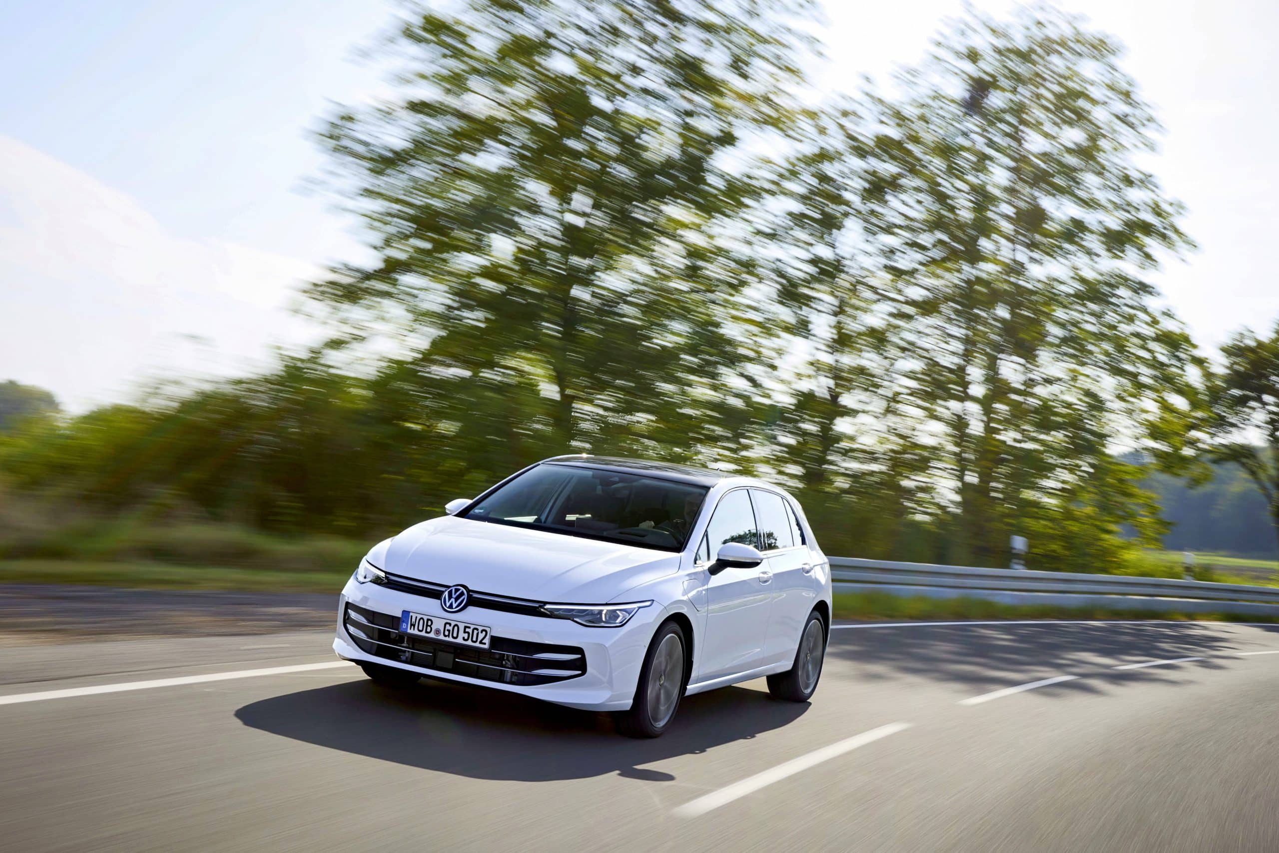 Volkswagen eHybrid (PHEV): Η τεχνολογία που μειώνει δραστικά την κατανάλωση καυσίμου στην καθημερινή χρήση