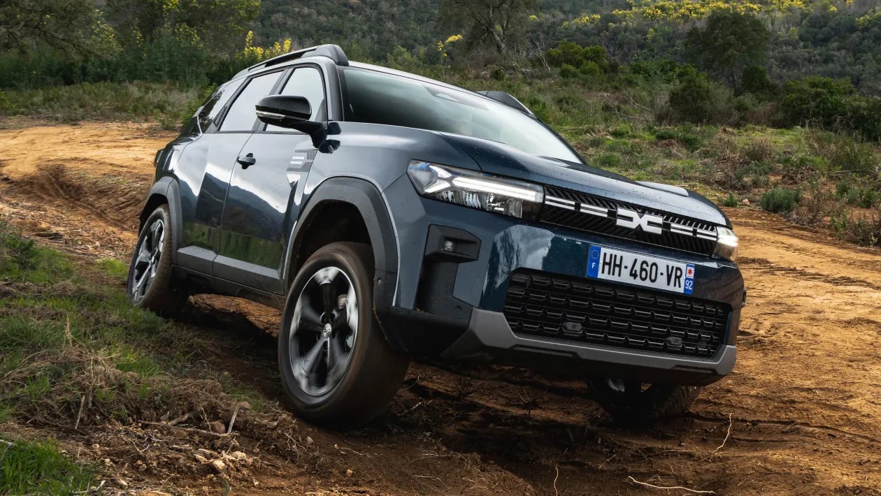 Νέα Dacia Duster και Bigster 150 4x4 off-road : Έτοιμα για... Trofy!