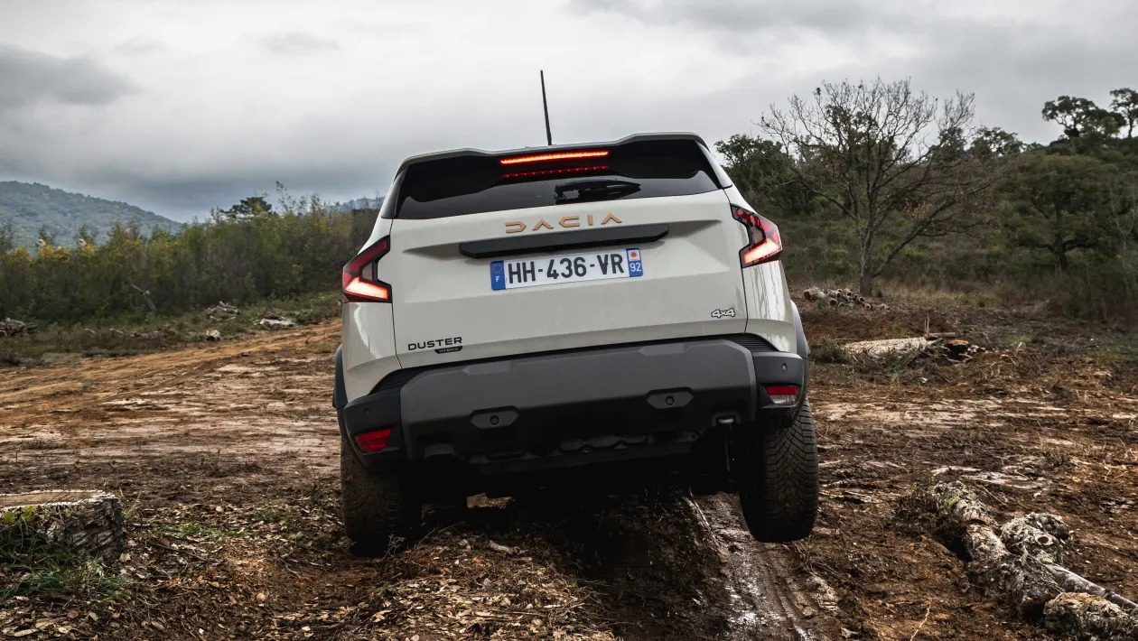 Νέα Dacia Duster και Bigster 150 4x4 off-road : Έτοιμα για... Trofy!