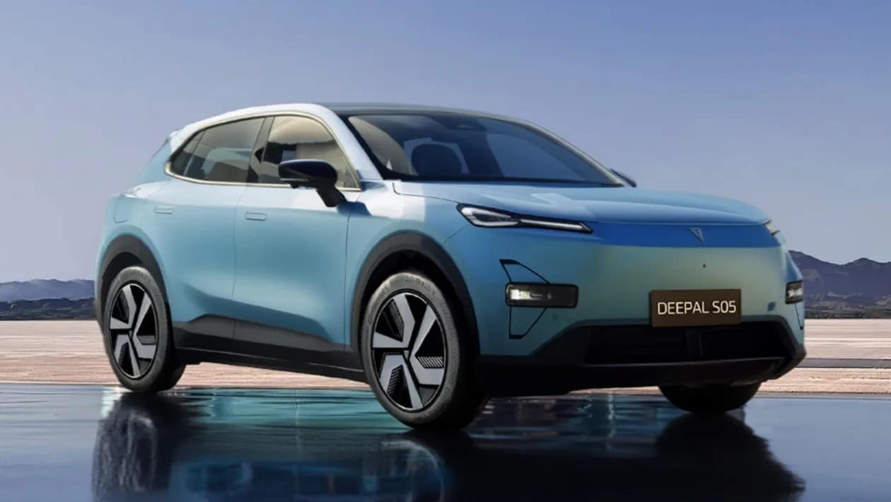 Το νέο Changan Deepal S05 έρχεται Ευρώπη να ανταγωνιστεί τα Skoda Elroq και Kia EV3