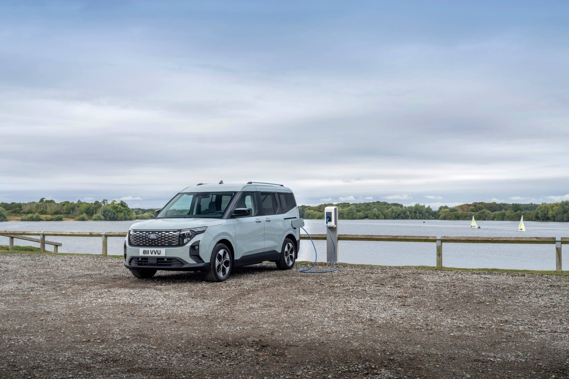 Όλα όσα χρειάζεται να γνωρίζετε για το αναβαθμισμένο Ford E-Tourneo Courier