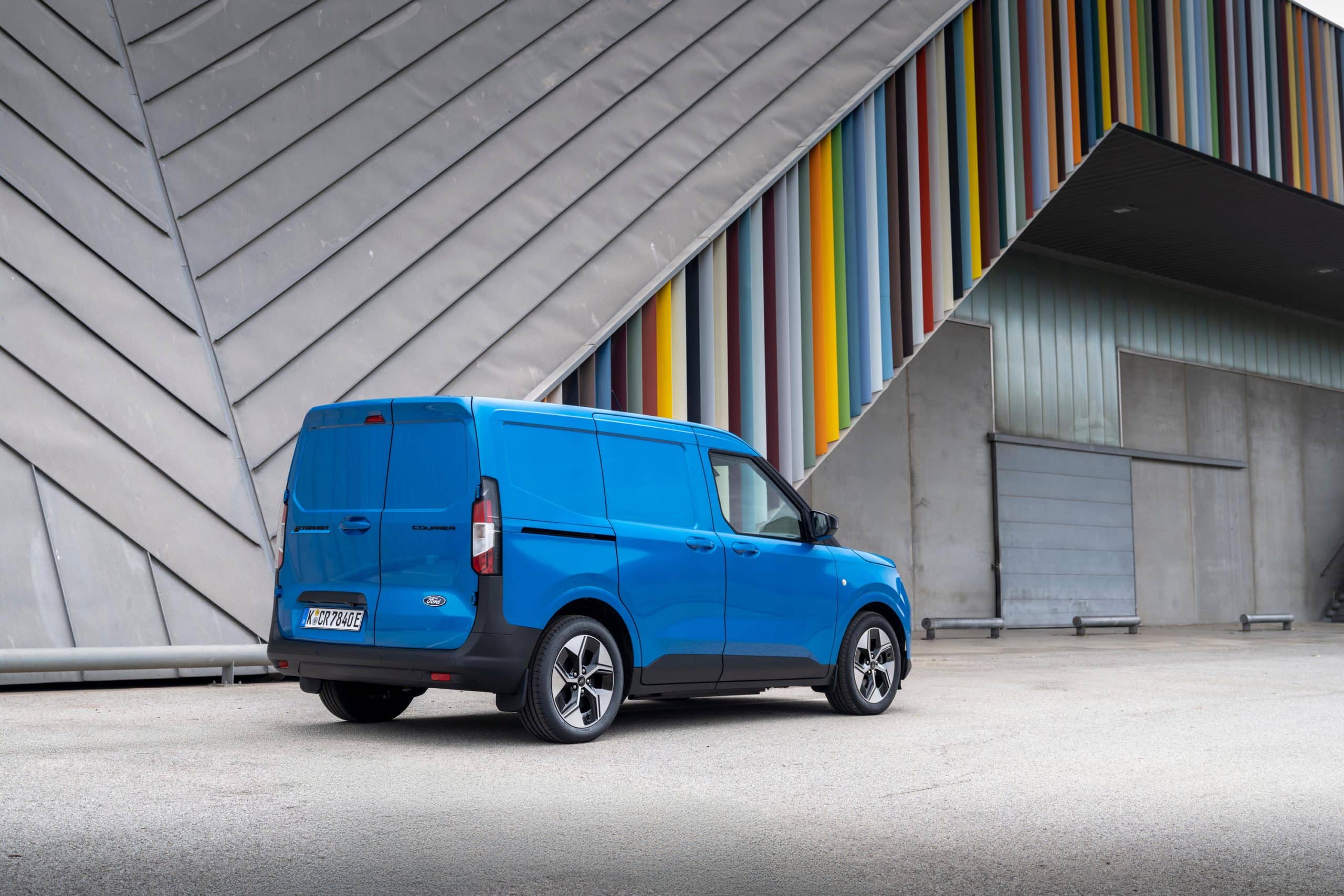 Αναβαθμισμένο E-Transit Courier από την Ford Pro