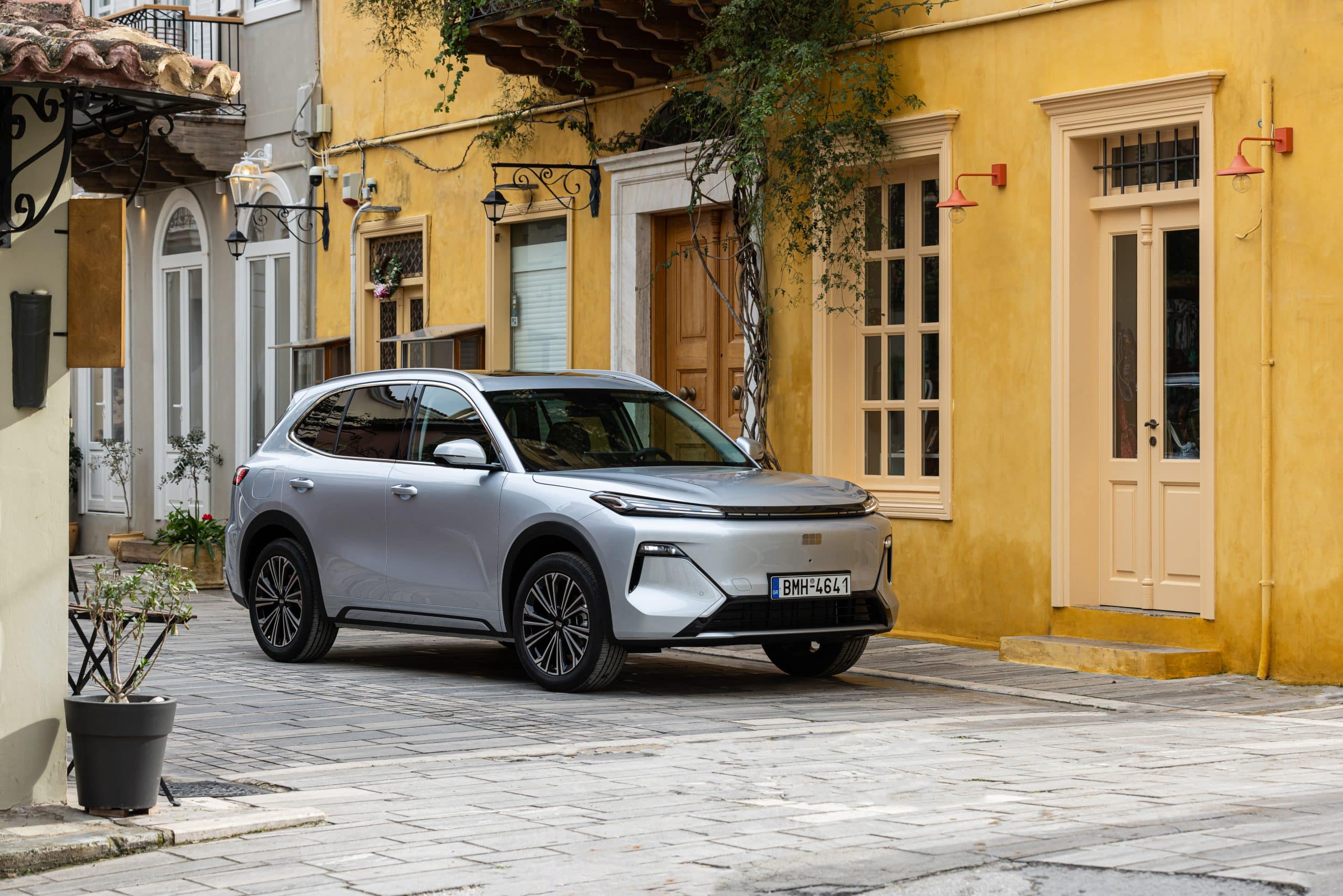 Το νέο Geely STARRAY EM-i ήρθε στην Ελλάδα - Δείτε εκδόσεις και τιμές 