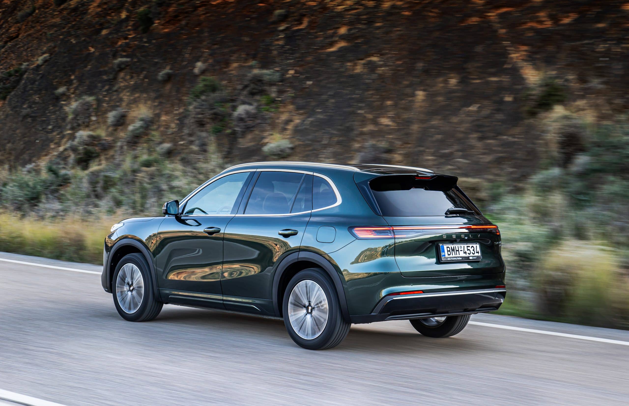 Το νέο Geely STARRAY EM-i ήρθε στην Ελλάδα - Δείτε εκδόσεις και τιμές 