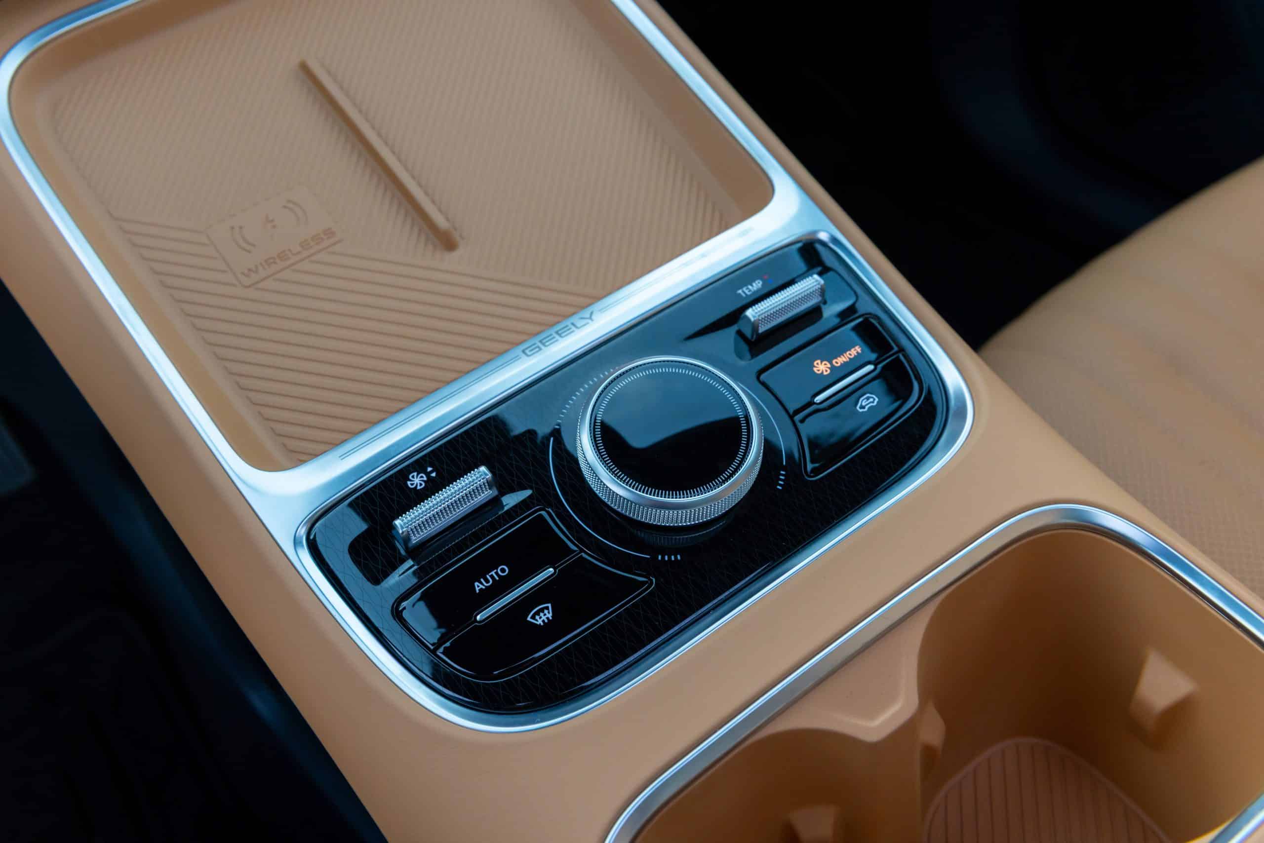 Το νέο Geely STARRAY EM-i ήρθε στην Ελλάδα - Δείτε εκδόσεις και τιμές 