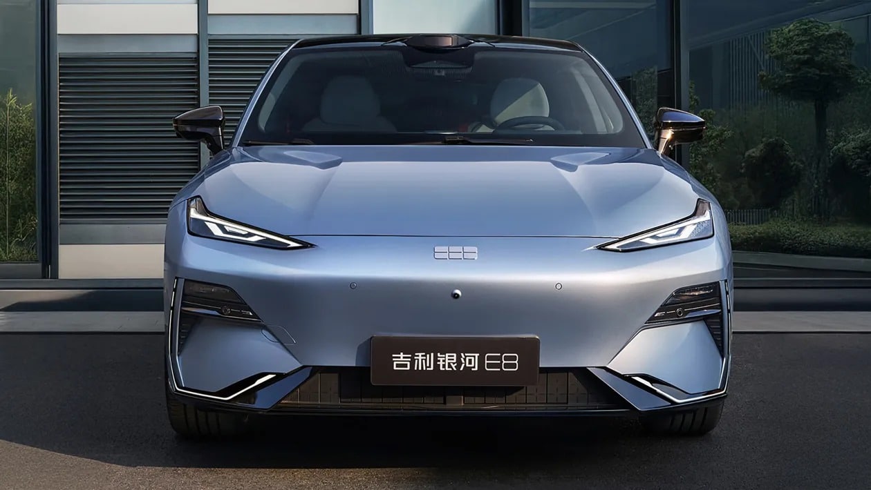 Geely Galaxy E8: Έρχεται να «ταράξει τα νερά» με 636 PS και έως 941 km αυτονομία