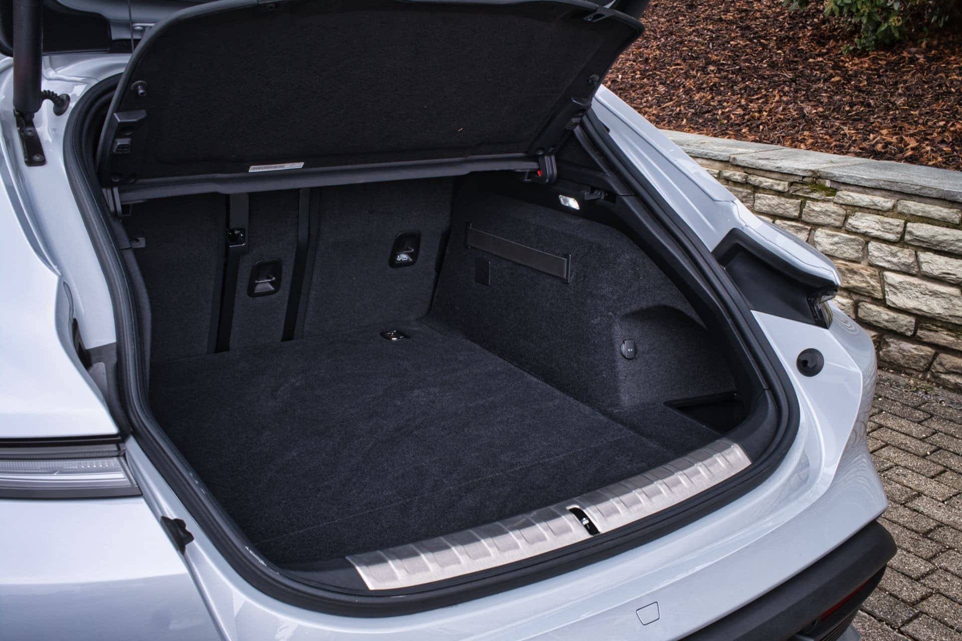 Η Porsche Taycan Cross Turismo 2026 επέστρεψε και απέδειξε γιατί τα ηλεκτρικά μπορούν να είναι συναρπαστικά 