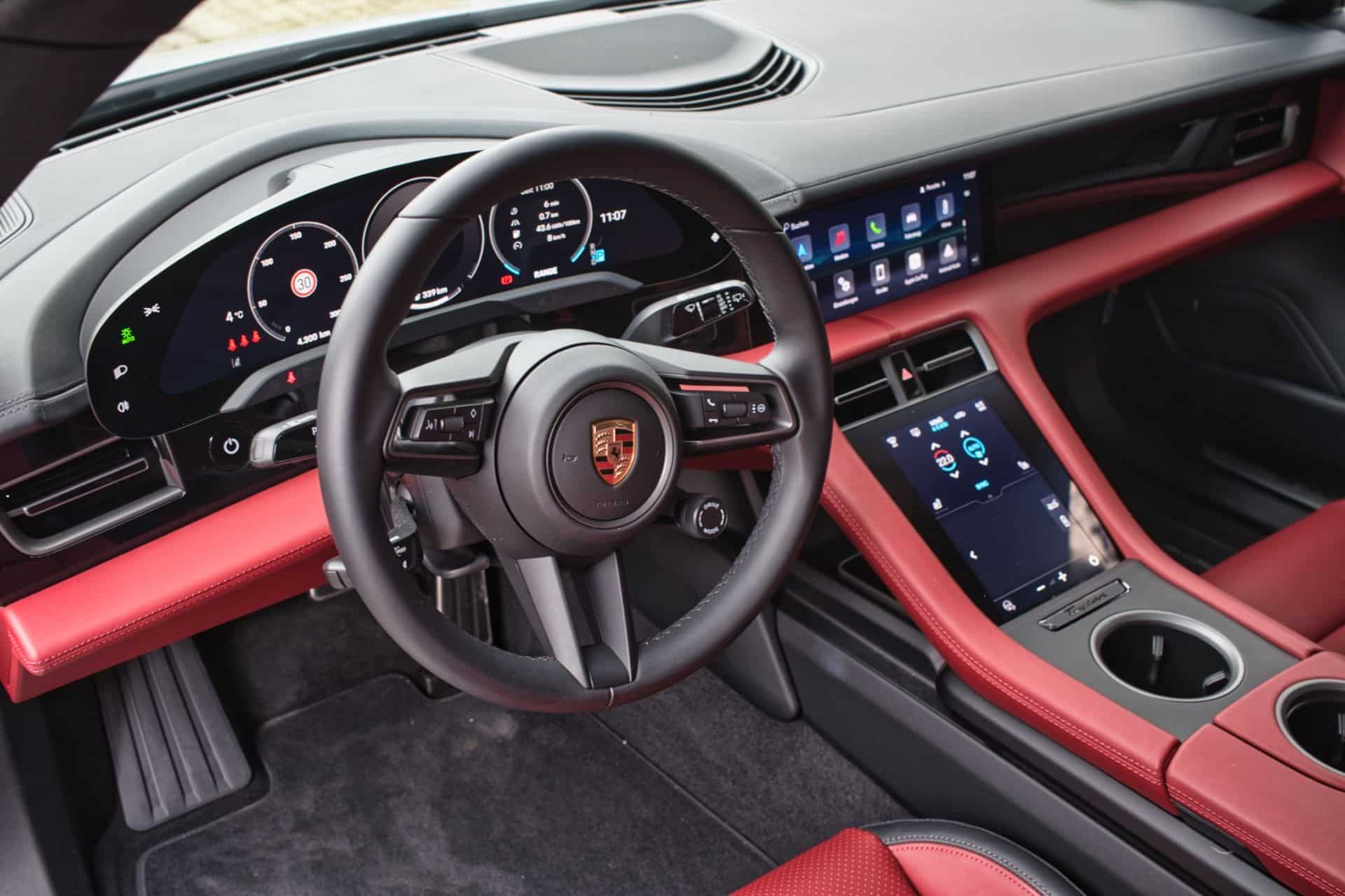 Η Porsche Taycan Cross Turismo 2026 επέστρεψε και απέδειξε γιατί τα ηλεκτρικά μπορούν να είναι συναρπαστικά 