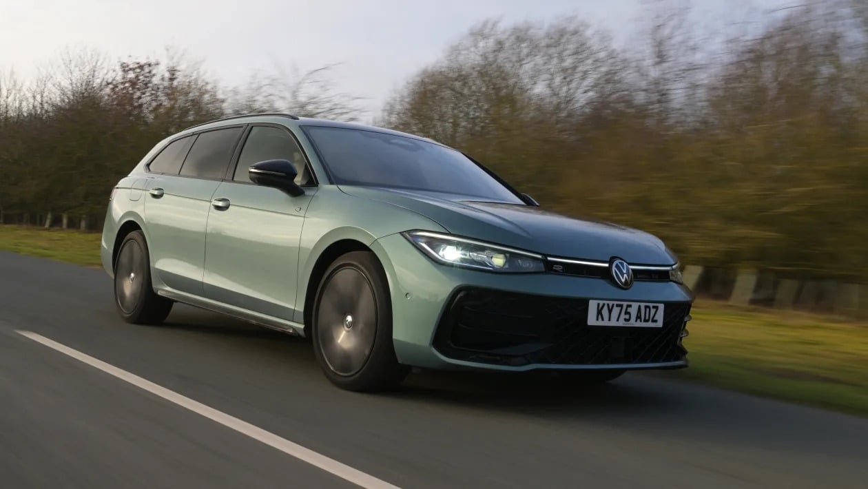 Volkswagen Passat Passat vs BYD Seal 6: Η μάχη των PHEV station wagon