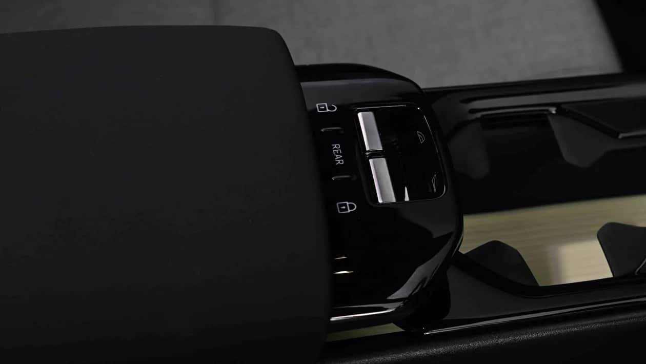 Volvo EX30: Το μικρό ηλεκτρικό SUV που παίζει στα… μεγάλα σαλόνια