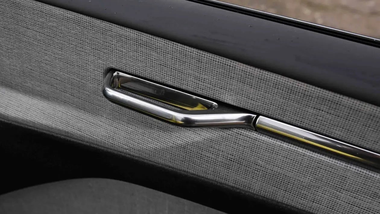 Volvo EX30: Το μικρό ηλεκτρικό SUV που παίζει στα… μεγάλα σαλόνια