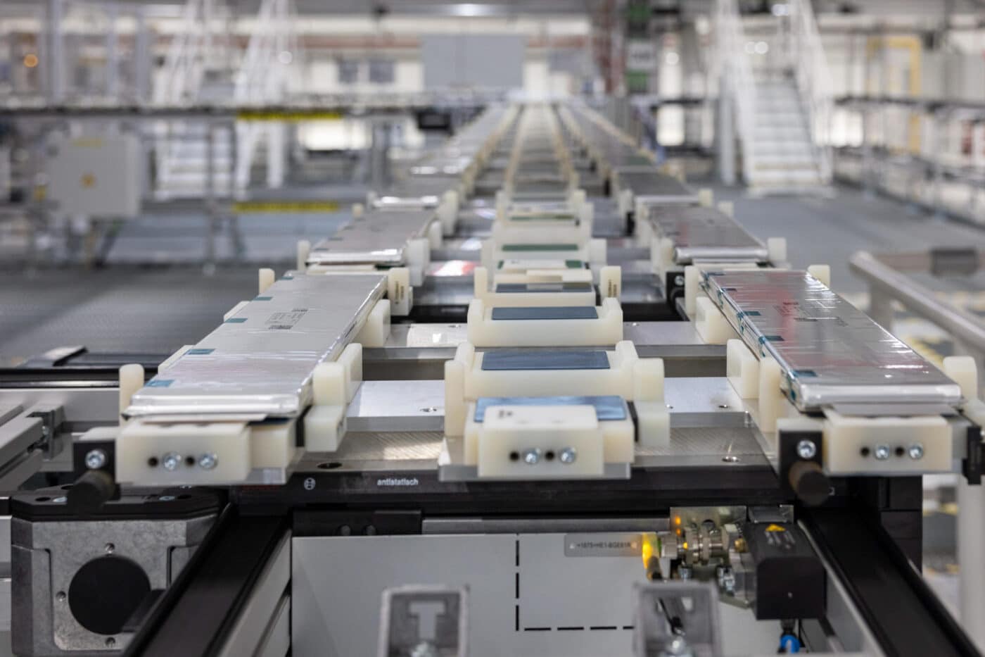 Η Porsche ξεκινά τη μαζική παραγωγή της Cayenne Electric