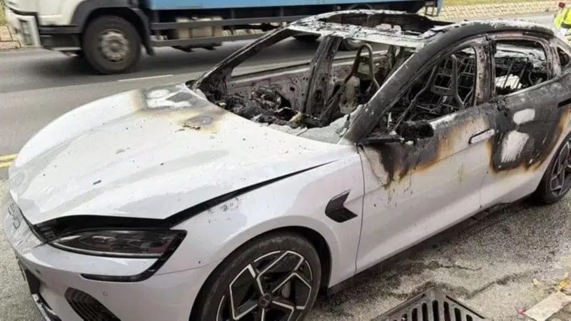 BYD Seal: Πώς ένα power bank προκάλεσε πυρκαγιά στο ηλεκτρικό sedan