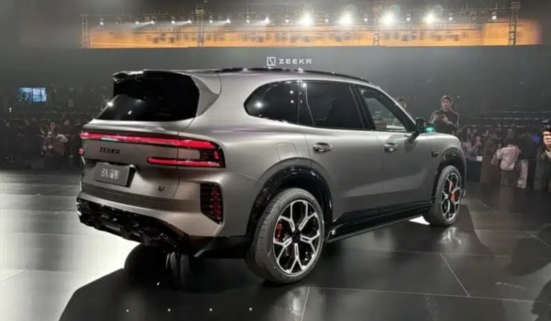 Zeekr 8X: Το υβριδικό SUV με πάνω από 1.400 PS που κάνει τα 0-100 σε λιγότερο από 3΄΄