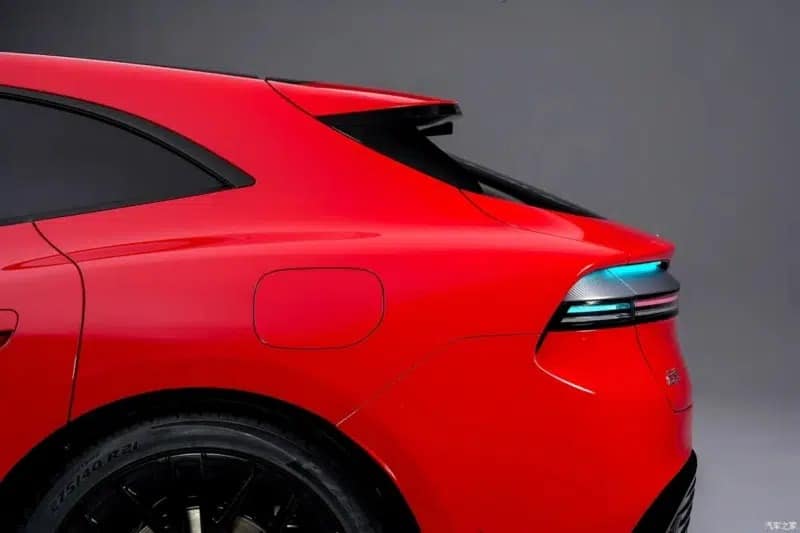 Huawei GT7: Ultra-fast φόρτιση και επιδόσεις supercar σε οικογενειακό αμάξωμα