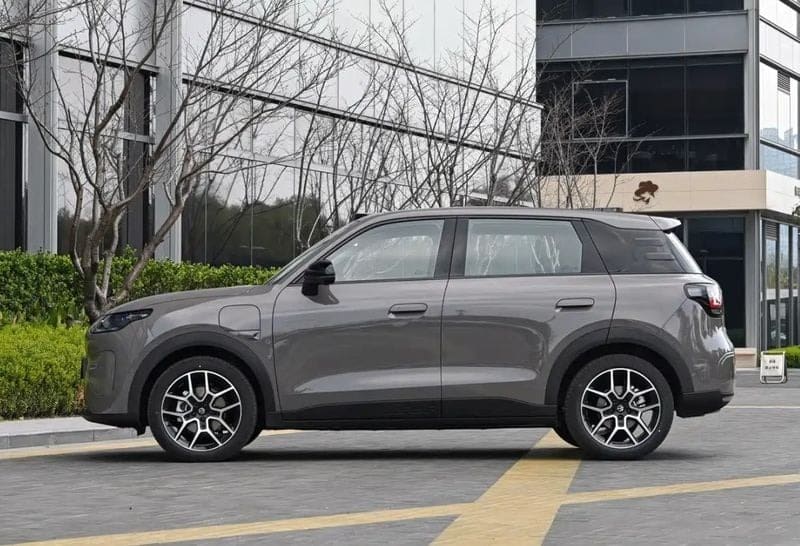 Αυτό το compact ηλεκτρικό SUV κάτω των €25.000 έρχεται να «γκρεμίσει» την Ευρώπη!