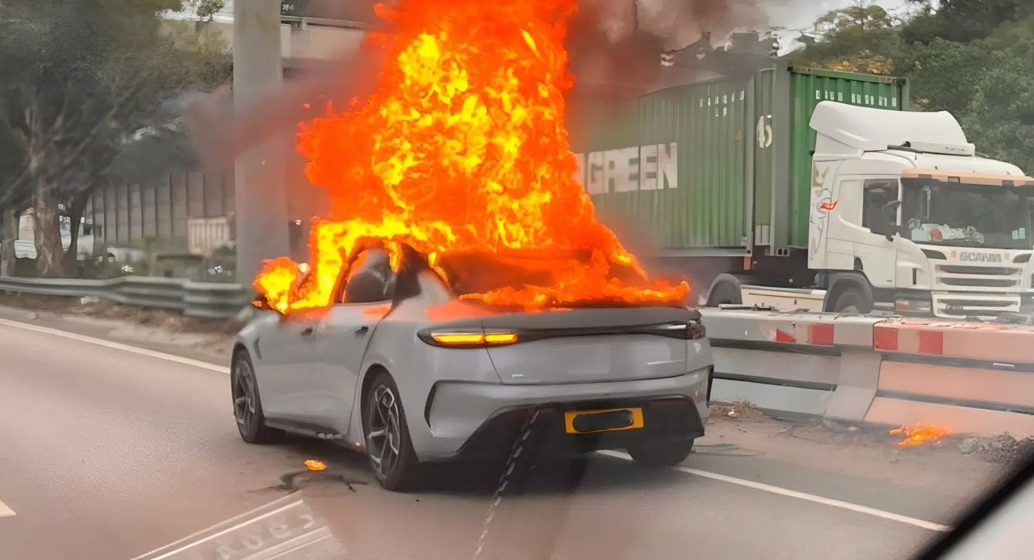 BYD Seal: Πώς ένα power bank προκάλεσε πυρκαγιά στο ηλεκτρικό sedan