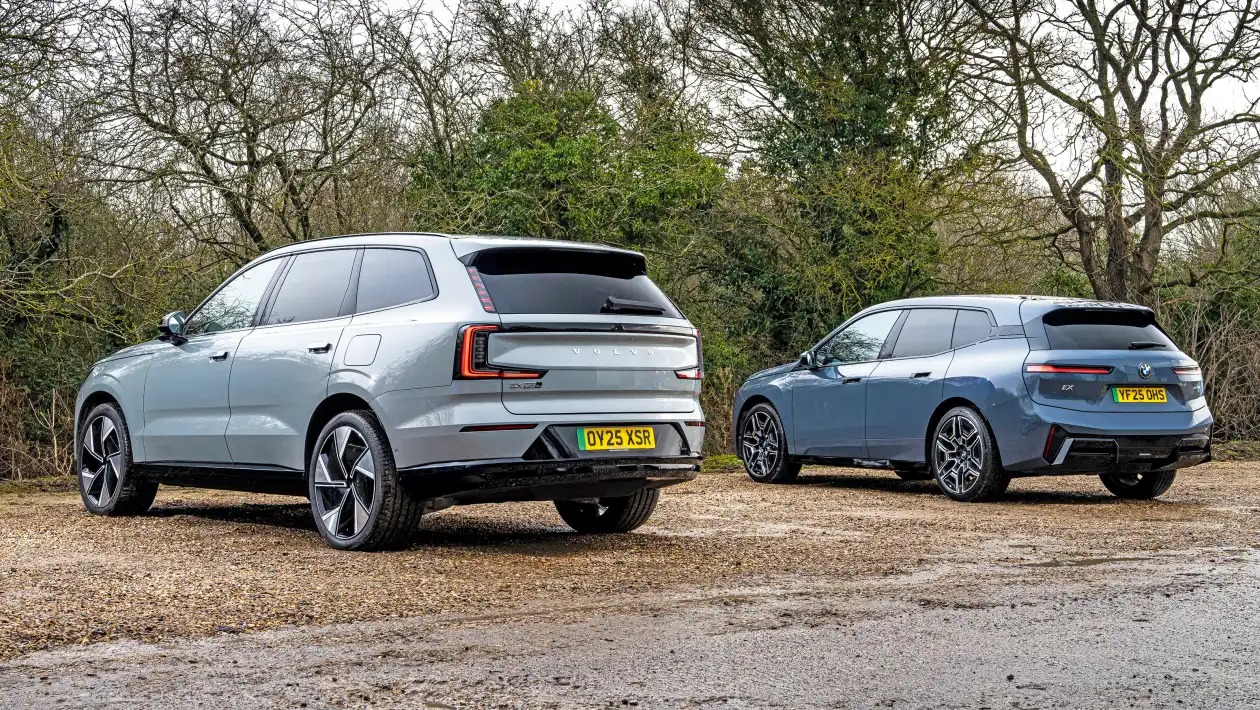 BMW iX εναντίον Volvo EX90: Ποιο premium ηλεκτρικό SUV κερδίζει;