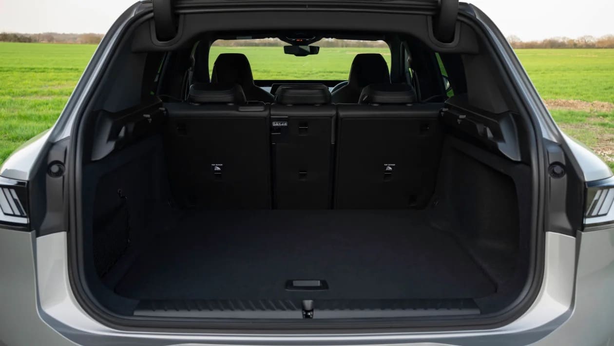 BMW iX3 M Sport: Τεχνολογία, ισχύς και αυτονομία σε άλλο επίπεδο