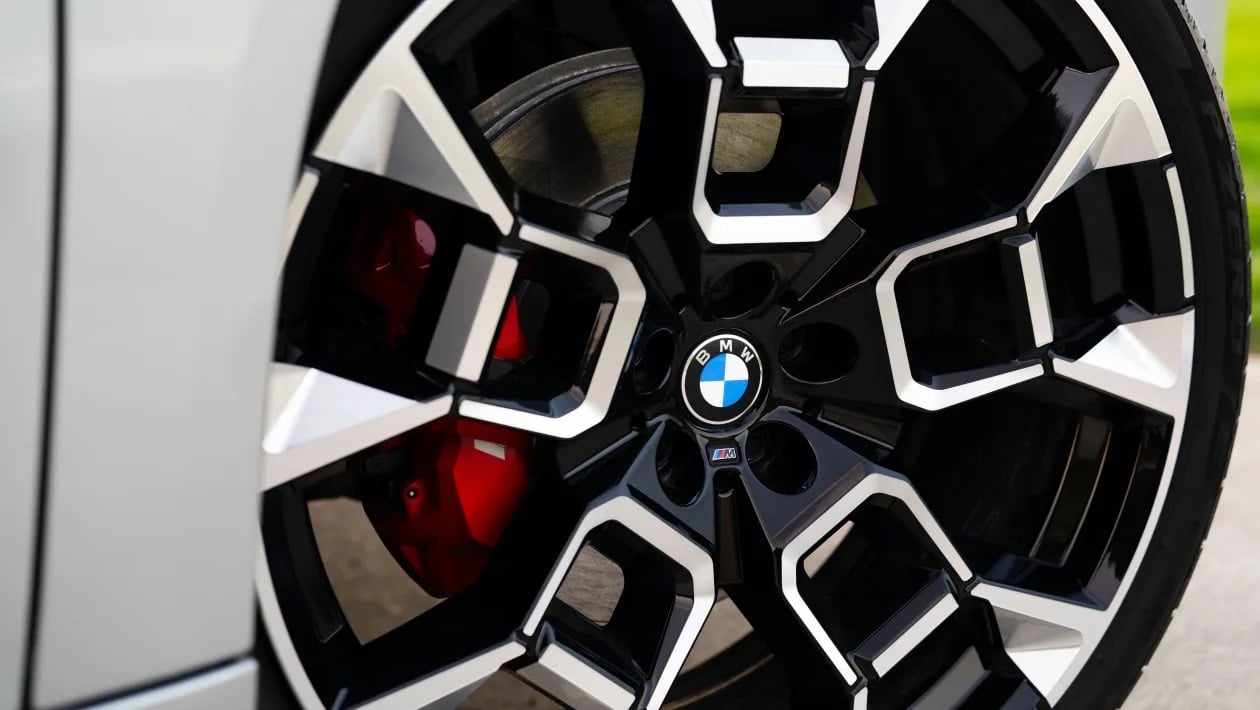 BMW iX3 M Sport: Τεχνολογία, ισχύς και αυτονομία σε άλλο επίπεδο