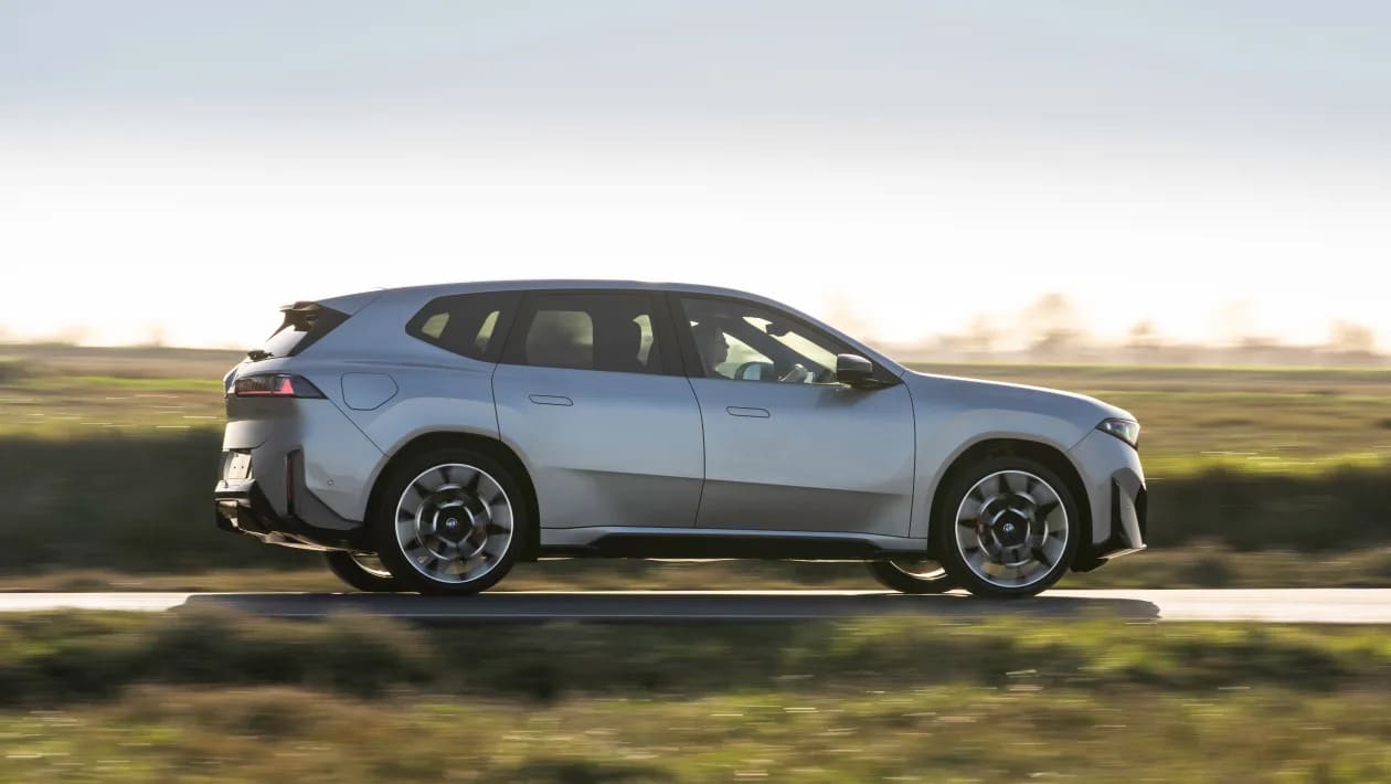 BMW iX3 M Sport: Τεχνολογία, ισχύς και αυτονομία σε άλλο επίπεδο