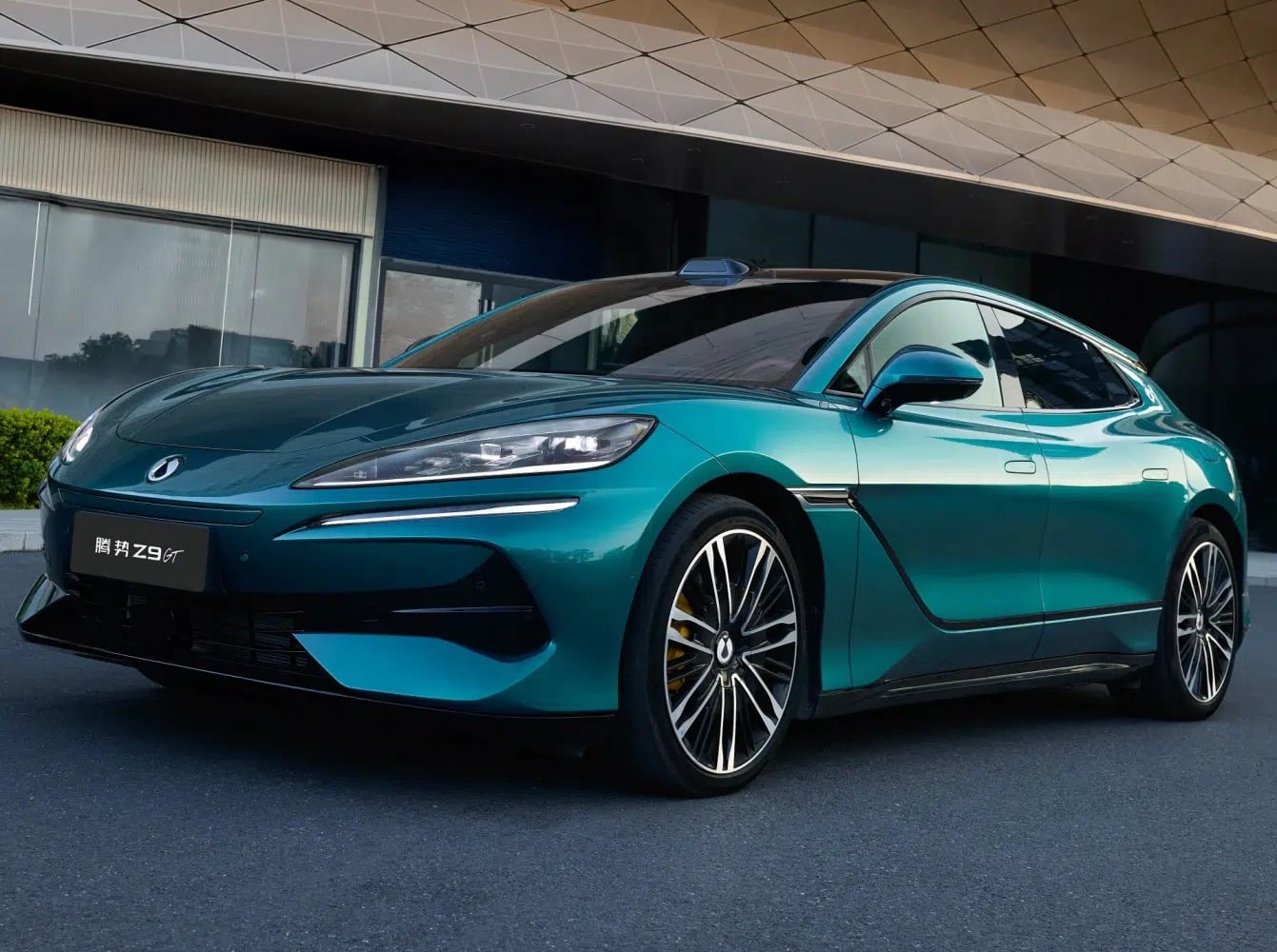 Αυτή είναι η νέα «κινεζική Porsche» με αυτονομία ρεκόρ 1000+ χλμ