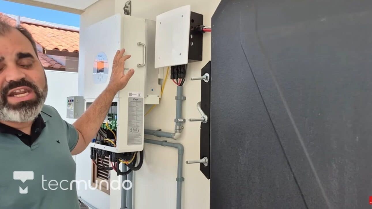 Έκανε το σπίτι του power bank με μπαταρίες αυτοκινήτου