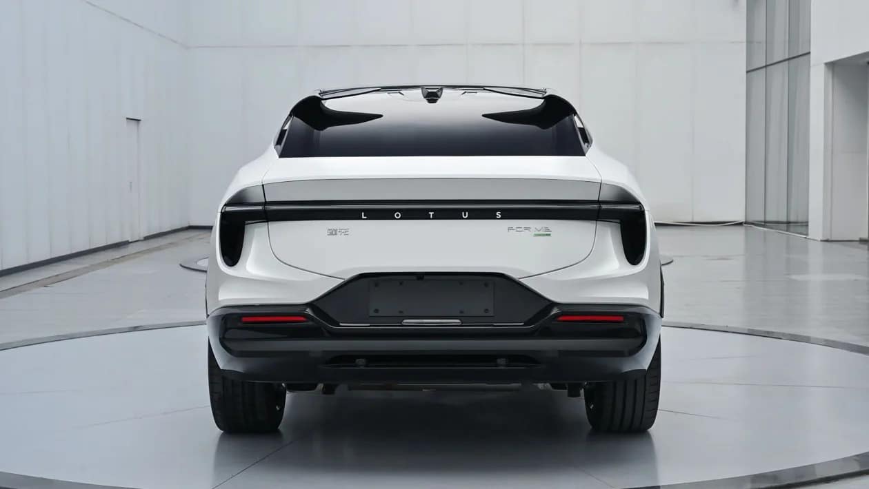 Αποκαλύφθηκε η νέα PHEV Lotus Eletre με 939 ίππους