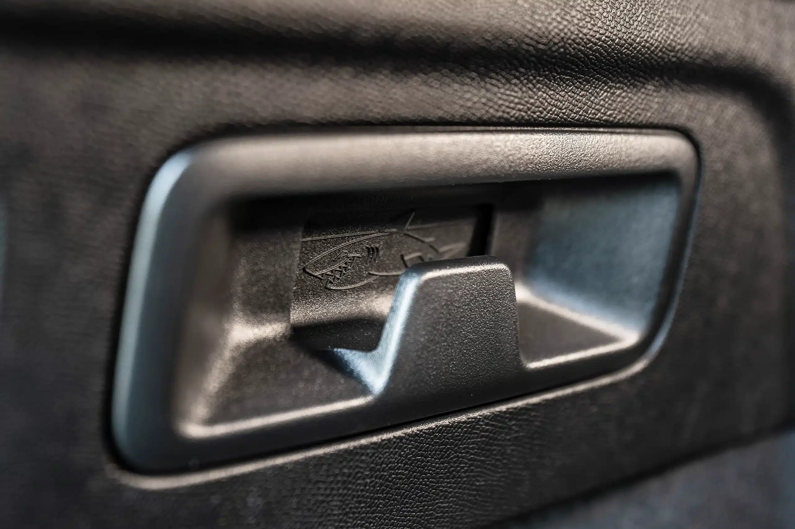 Βρείτε τους καρχαρίες στο νέο Opel Astra