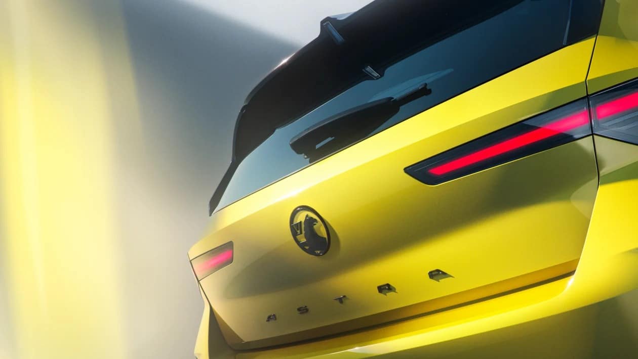 Το Opel Astra επιστρέφει πιο σύγχρονο από ποτέ