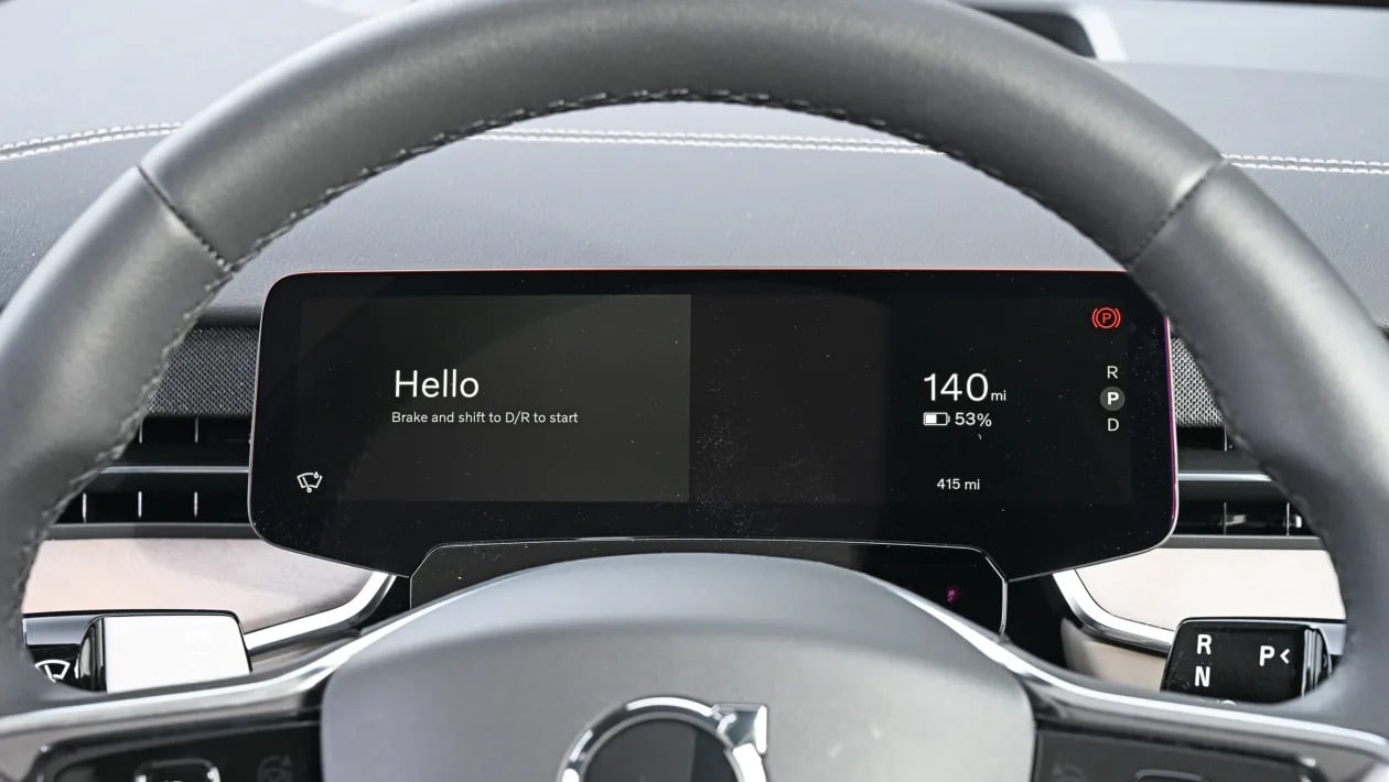 BMW iX εναντίον Volvo EX90: Ποιο premium ηλεκτρικό SUV κερδίζει;